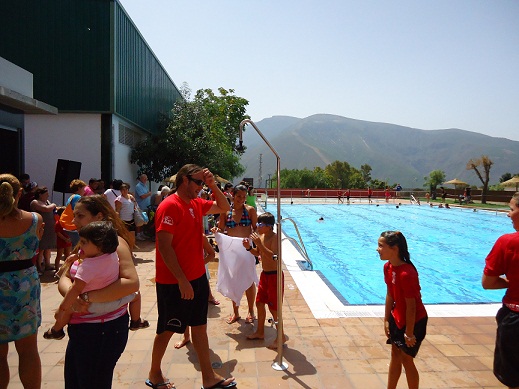 Órgiva inicia la campaña de natación 2012 con más de un centenar de participantes