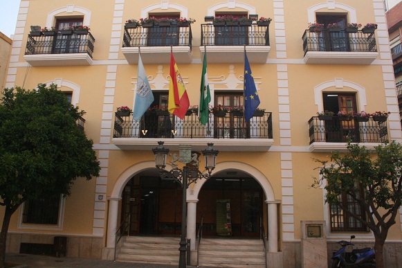 El Ayuntamiento de Almuñécar ha actualizado el Impuesto sobre Bienes Inmuebles (IBI) por Ley
