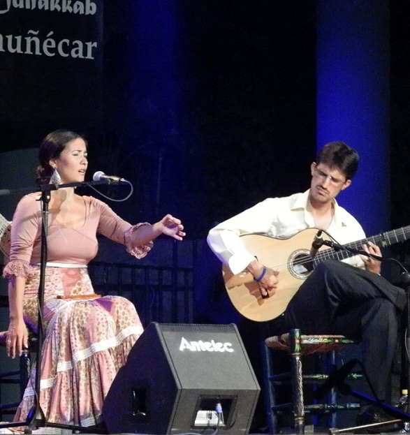 Gran actuación de la joven cantaora, Isabel Guerrero,  en Almuñécar
