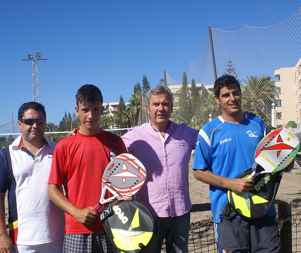 Participación récord de palistas en el II Open de Tenis Playa 'Ciudad de Motril'