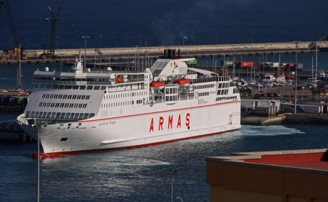 Detenido en el ferry Melilla-Motril tras permanecer oculto en un 'coche de choque' de una feria