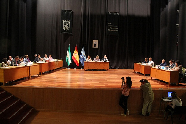 El pleno del Ayuntamiento de Almuñécar ratificó la declaración de fiestas locales para 2013 los días 19 de marzo y 24 de junio