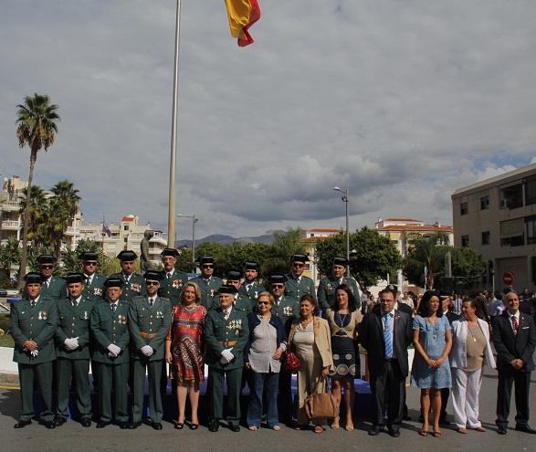Almuñécar rindió homenaje a la Guardia Civil y la Bandera Nacional con motivo de la Fiesta de la Hispanidad y Nacional