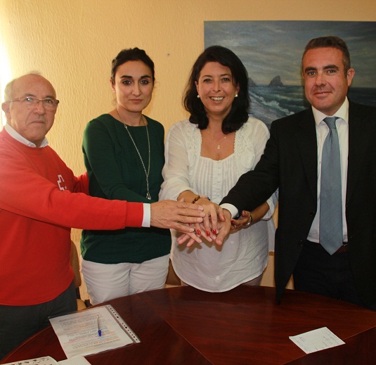 Ayuntamiento de Almuñécar, Cáritas     Cofradías y Cruz Roja atendieron las necesidades de 133 menores  en la Campaña de libros de texto y material escolar