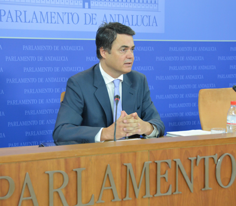 Carlos Rojas presenta una iniciativa parlamentaria sobre las deficiencias del CP Cardenal Belluga