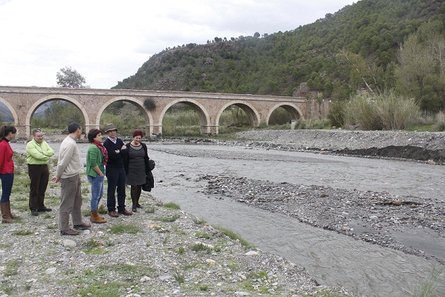 La delegada Territorial de Agricultura y Medio Ambiente visita los cauces y ríos de Órgiva afectados por las lluvias
