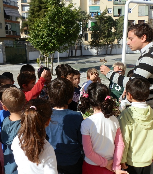 El  Ayuntamiento de Almuñécar pone en marcha un programa de concienciación medioambiental dirigido a los alumnos de Primaria