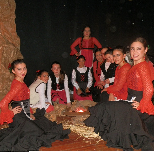 La Escuela de Baile de María Gómez La Canastera ofreció un gran espectáculo flamenco navideño