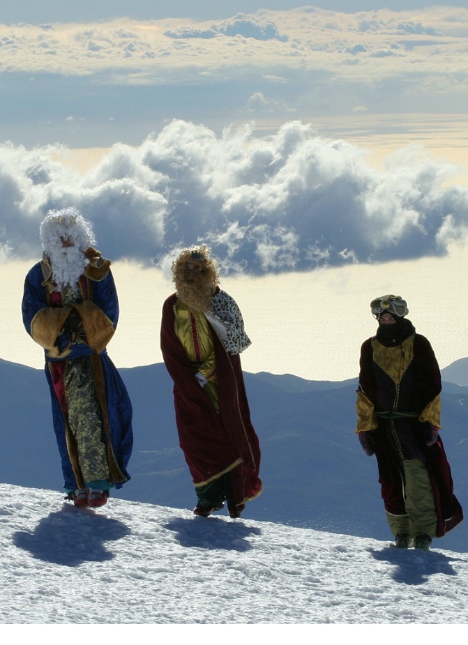 Los Reyes Magos visitaron hoy jueves Sierra Nevada con más de 50 kilómetros esquiables