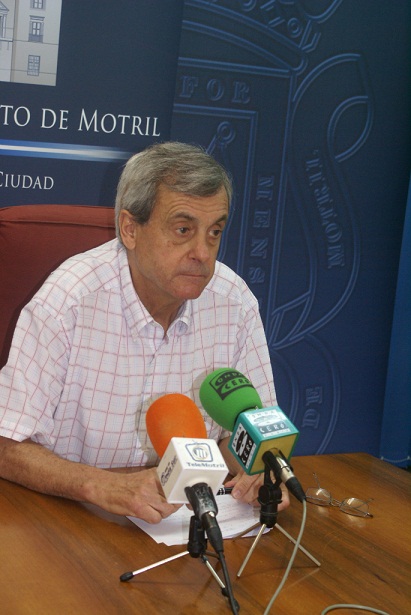Ballesteros recuerda al PSOE que fueron ellos quienes firmaron un contrato leonino con la empresa de la Zona Azul