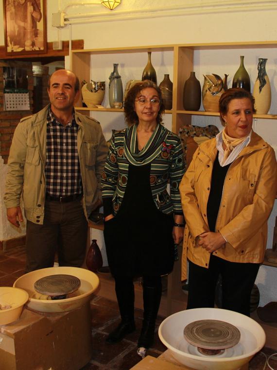 Almuñécar quiere potenciar la alfarería municipal con una propuesta de al ceramista Amalia García del Moral