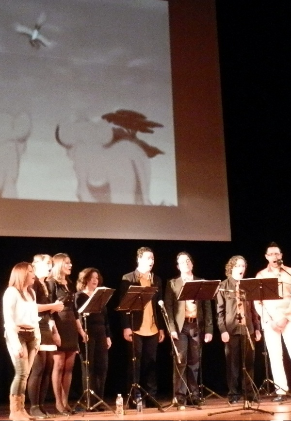 Sietemasuno recordó anoche en Almuñécar los  grandes temas musicales de la historia del cine