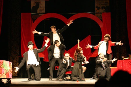 El gran musical Moulin  Rouge se presenta en Almuñécar