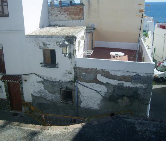 Nuevo derrumbe en una de las viviendas del barrio del Castillo en Almuñécar