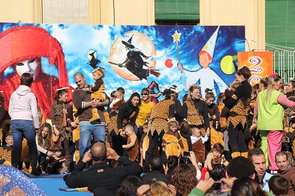 Los alumnos y alumnas de los Centro Infantiles Municipales abrieron el Carnaval 2013