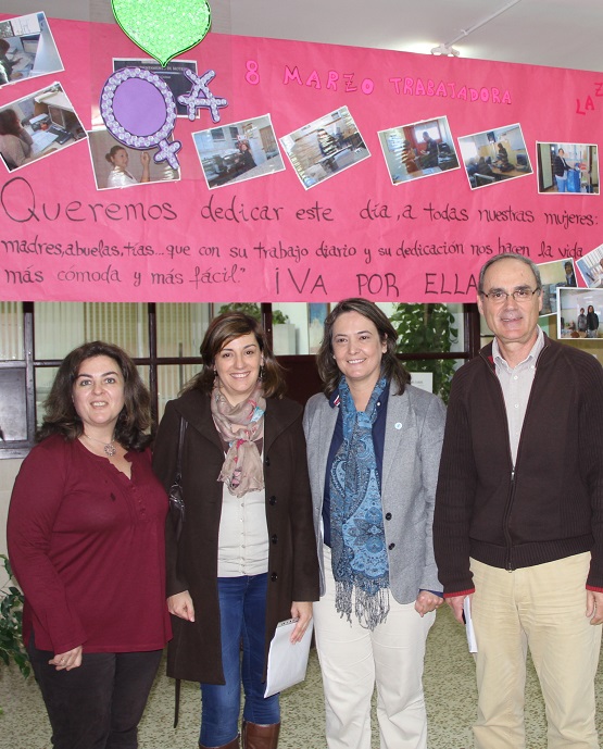 La alcaldesa de Motril visita el IES la Zafra con motivo de la celebración del Día Internacional de la Mujer