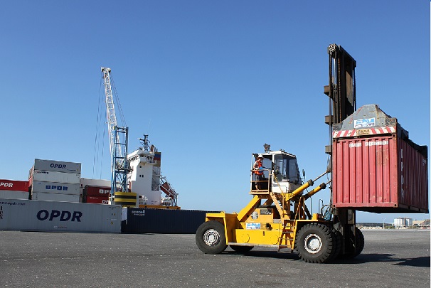 Mercancías del puerto de Motril crece más del 15%
