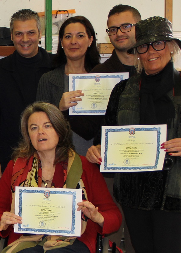 El Ayuntamiento de Motril y la Academia D´Arte entregan los diplomas de los cursos de Iniciación a la fotografía y de Edición fotográfica