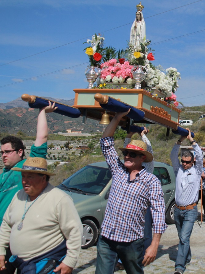 El buen tiempo acompañó y los vecinos del Pago de Guerra celebraron con éxito la romería de la Virgen de Fátima