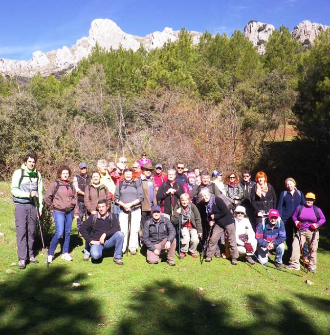 Un total de 37 senderistas sexitanos disfrutaron de una buena jornada por  la Sierra de Huétor