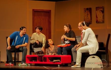 El grupo de Teatro La Sabika  presenta en Almuñécar la obra Tocados