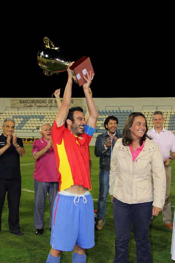 El Escribano Castilla ofreció su mejor estampa en la final del XXXII Trofeo Alcaldesa y el IX Trofeo Área de Deportes de Fútbol