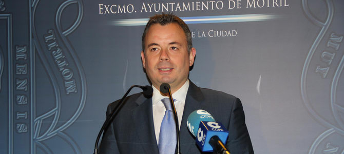 Navarro exige a Almón que solicite a sus compañeros de Sevilla la inclusión de Motril como zona de prioridad en el reparto de subvenciones