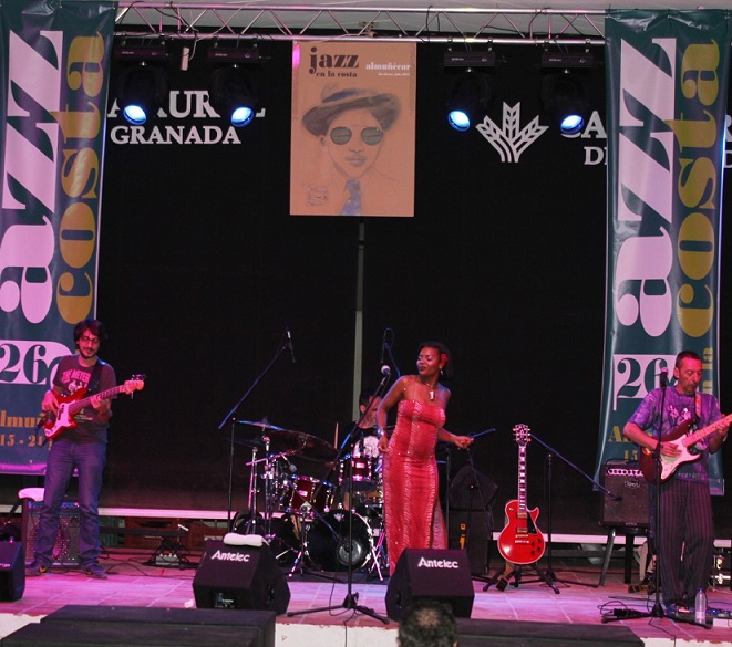 Lito Blues Band con Suzette Moncrief triunfaron con su actuación en La Herradura