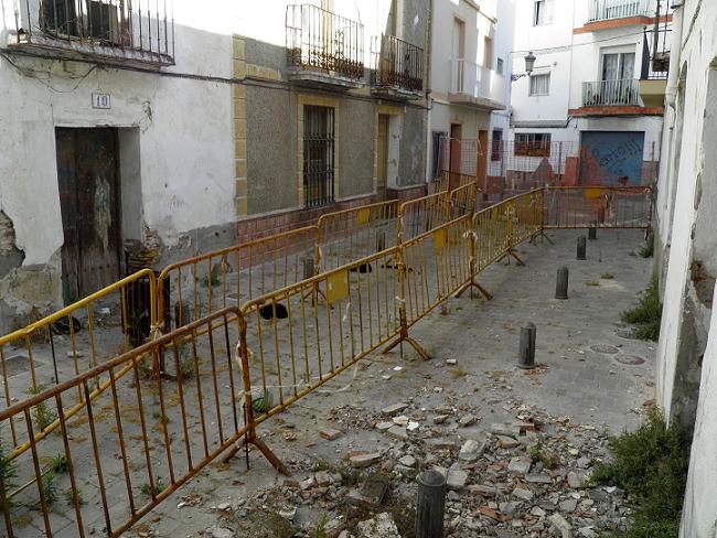 El PSOE Almuñécar muestra su preocupación por el mal estado y abandono de la calle Nueva, en el centro histórico y lugar de acceso al Castillo