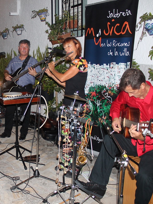Música en los Ricones llega a la Calle Guadix con La Banda Masque