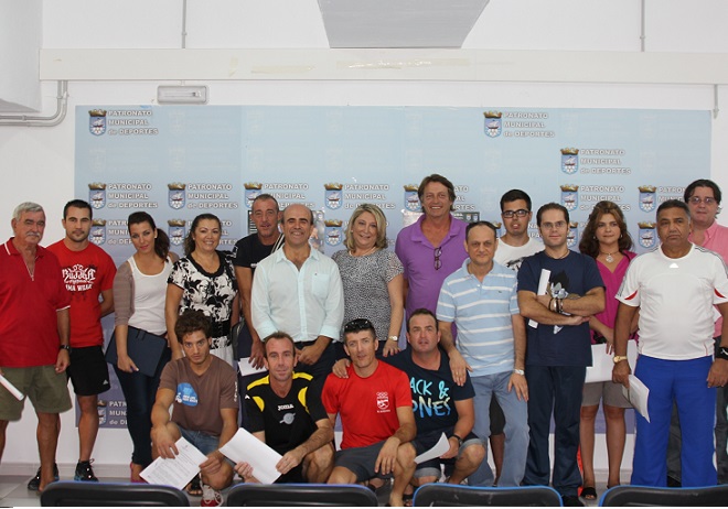 El PMD de Almuñécar y una veintena de clubes firman el convenio para realización de las Escuelas Deportivas Municipales
