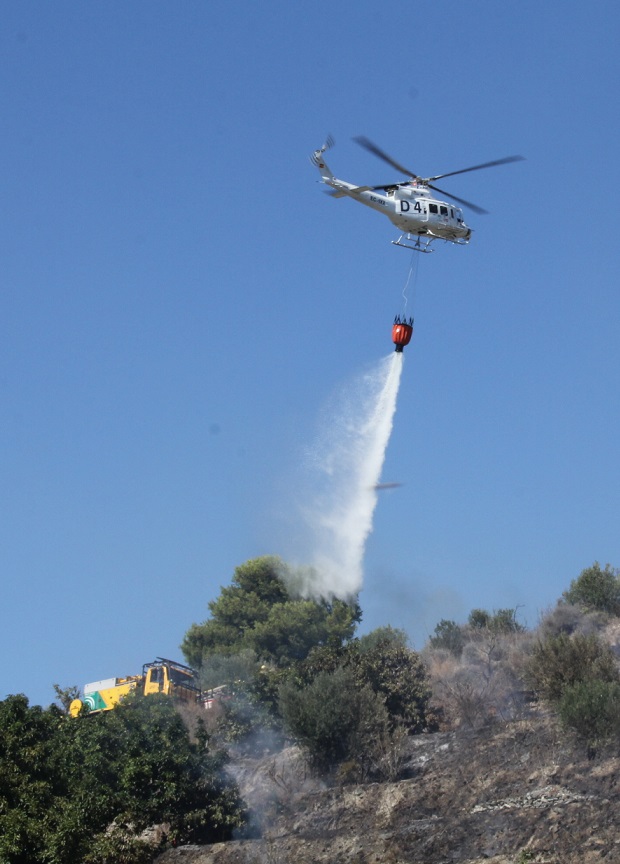 Un incendio cerca de La Herradura quema unos 3000 m2 de  monte bajo y aguacates