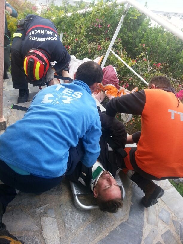 Un parapentista herido al caer en la urbanización Punta de la Mona tras ser sorprendido por una ráfaga de viento