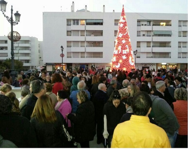 Más de un millar de raciones se degustaron en la merienda a beneficio de la Cabalgata de Reyes de La Herradura
