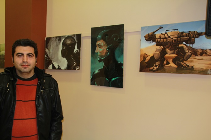 Nur Zaragoza presenta su primera exposición artística en la Casa de la Juventud de Almuñécar