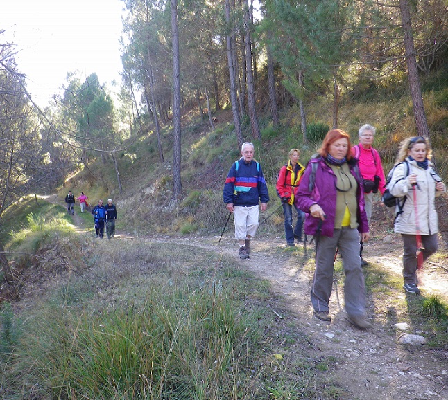 Una ruta por la Sierra de la Almijara puso el broche final al programa del año de Senderismo del PMD Almuñécar