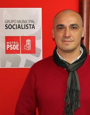 El PSOE Motril denuncia "la falta de mantenimiento y de calefación" de la piscina municipal