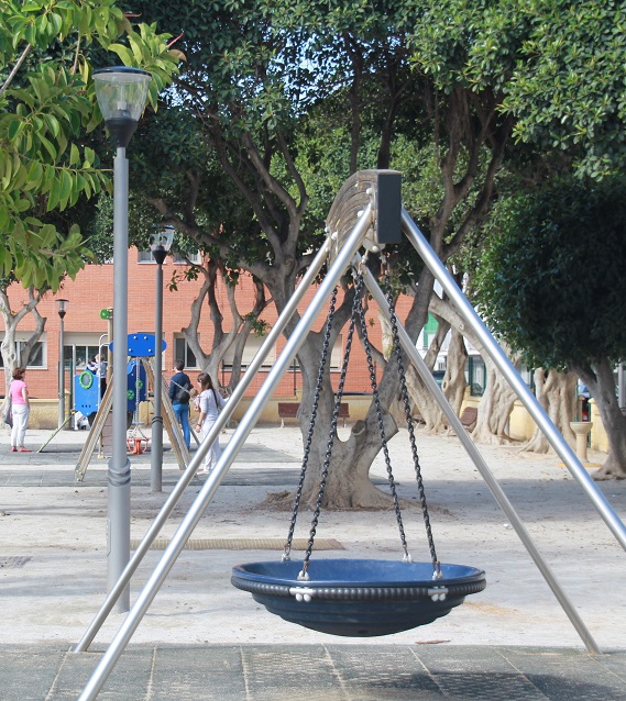El Consistorio sexitano adecentará el parque infantil de La Herradura