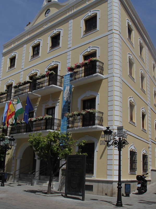 El Ayuntamiento de Almuñécar abre el plazo de solicitud de bonificación del IBI para familias numerosas