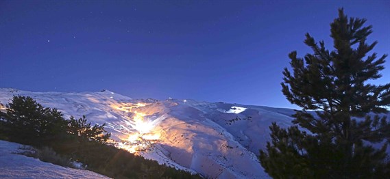 Sierra Nevada amplía el esquí nocturno a los jueves