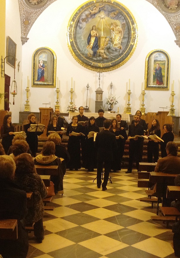 La Coral Numen Ensemble ofreció  un bello concierto de polifonía y poesía en Almuñécar