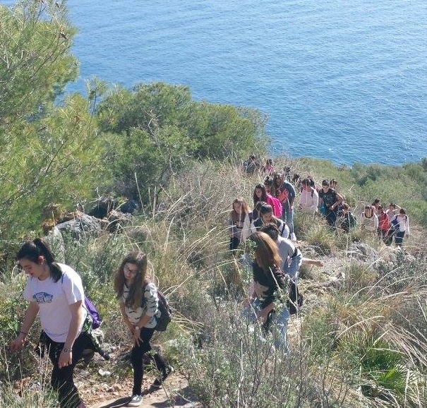 Alumnos del IES Puerta del Mar de Almuñécar conocen el Paraje Natural de Cerro Gordo