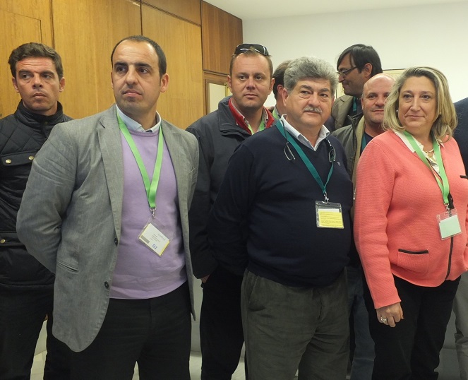 PP e IU Almuñécar apoyan agricultores por una factura eléctrica adaptada