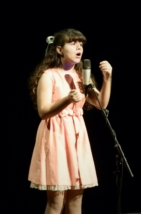 La pequeña soprano Lucía García ofreció  un gran concierto  a beneficio de Cáritas de  Almuñécar