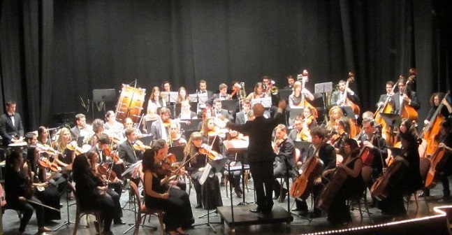 La Joven Orquesta del Sur de España en el auditorio Manuel de Falla en favor de ACOMPALIA