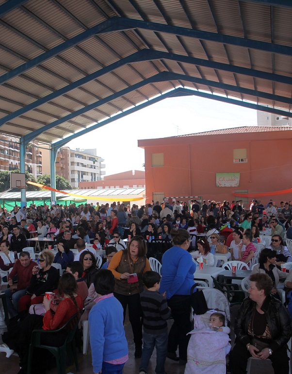 Un millar de personas se solidarizan con Moisés Puyol García en Almuñécar