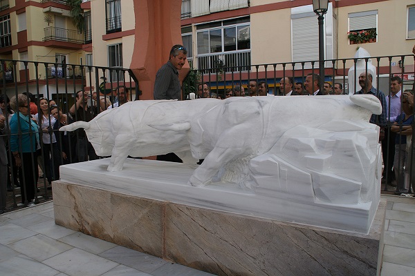 "La retirada de la escultura de la plaza Damasco" por el PA de Almuñécar