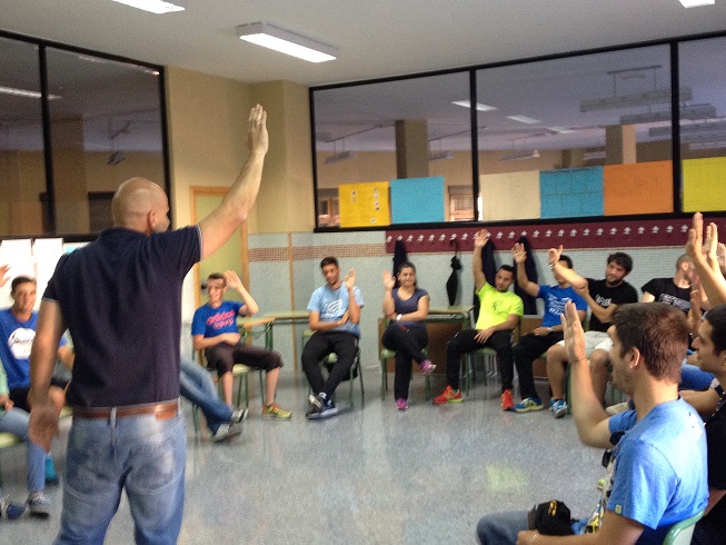 Más de una veintena de motrileños comparten una sesión de liderazgo