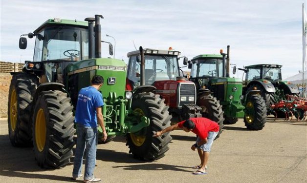 ASAJA pone en alerta a los agricultores  de la costa sobre "el timo del carné de tractorista"