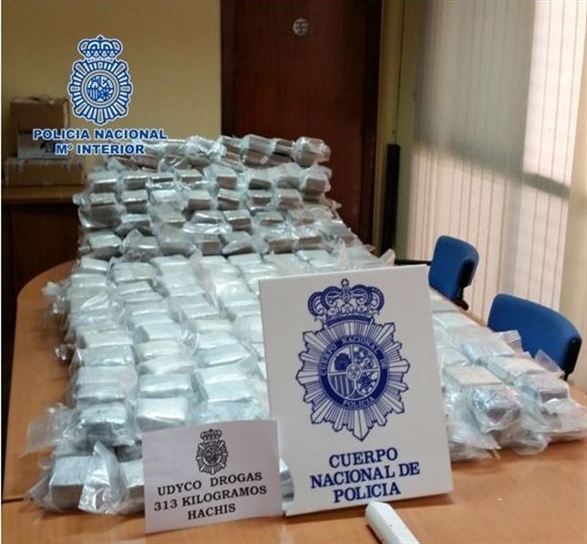 Detenido un murciano de 57 años en Melilla con 313 kilos de hachís cuando embarcaba a Motril
